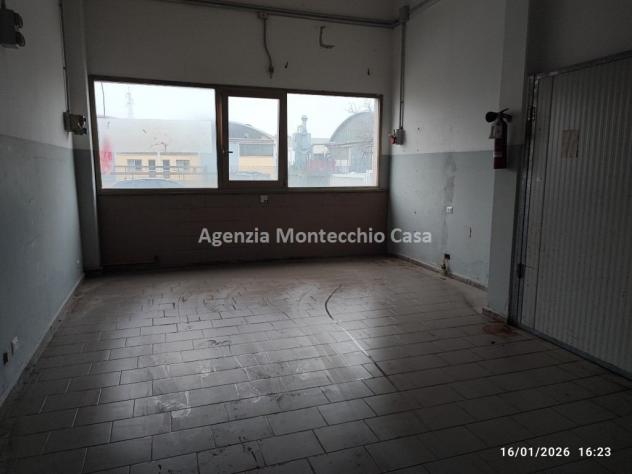 Capannone con scoperto esclusivo e sovrastanti due appartamenti - Foto 7