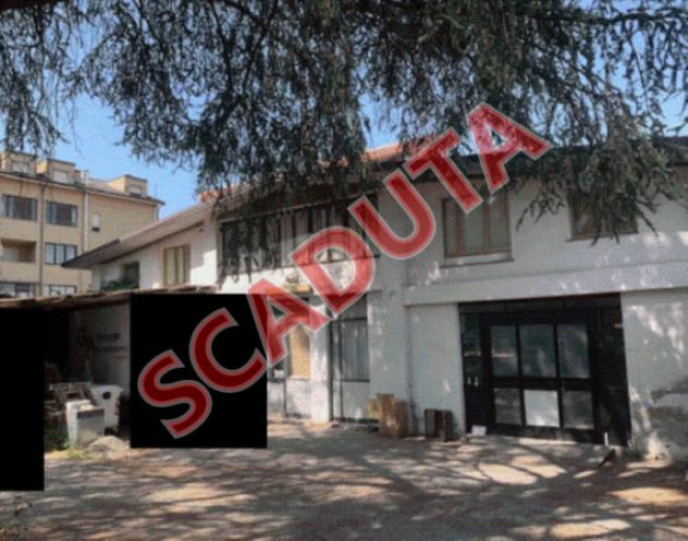 Immobile in asta di 200 m² con più di 5 locali in vendita a Voghera