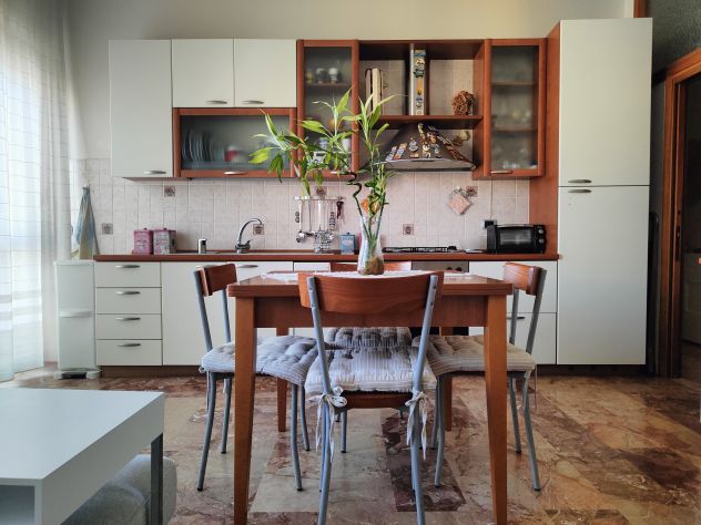 Cucina completa di elettrodomestici