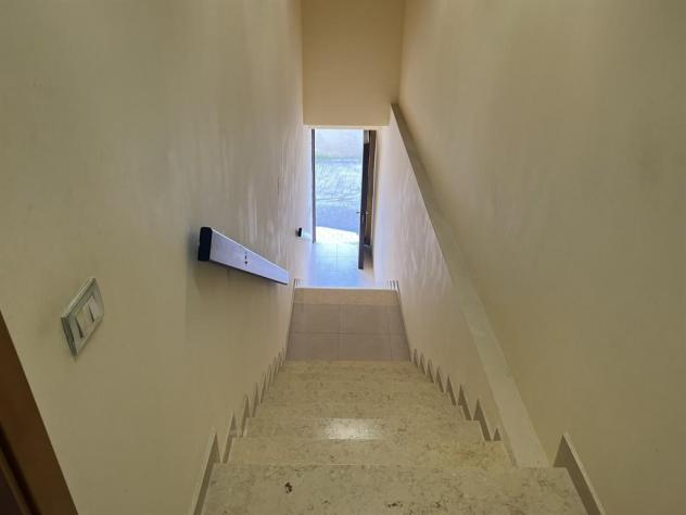 MODUGNO(BA), ZONA ARTIGIANALE, OTTIMO UFFICIO QUADRIVANI - Foto 2