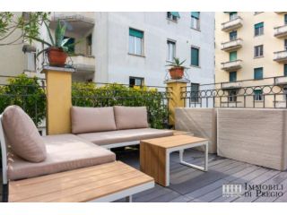 Appartamento di 129 m² con 3 locali e box auto in affitto a Milano