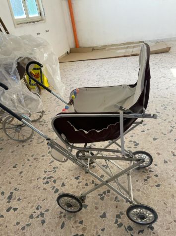 PASSEGGINO 1959 , color marrone