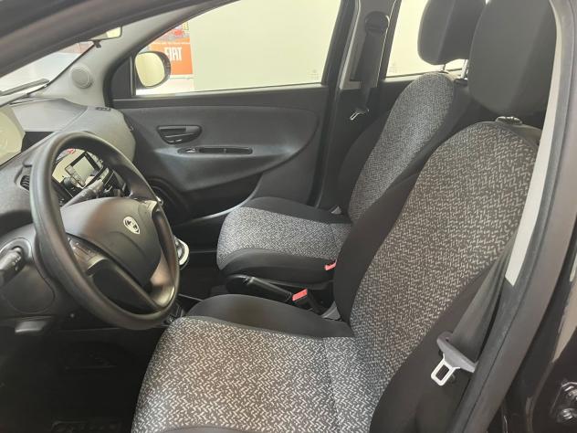 Lancia Ypsilon 1.0 FireFly 70cv Hybrid Silver Plus - Foto 10