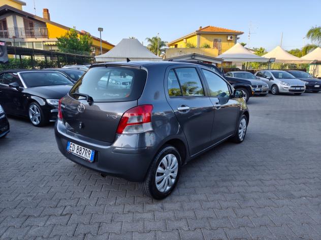 Toyota Yaris 1.3 5 porte da vetrinaaaa - Foto 4