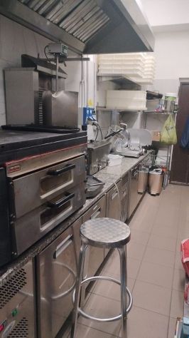OCCASSIONE IN ZONA CENTRALE Vendesi Pizzeria Attrezzata Cornaredo (MI) - Foto 6