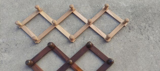 Appendiabiti estensibili a fisarmonica in legno. - Foto 2