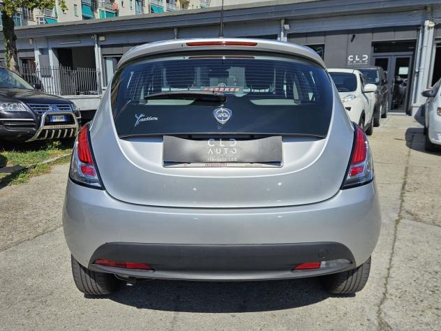 Lancia Ypsilon 1.2 69 cv Silver - Foto 4