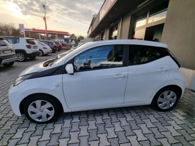 TOYOTA Aygo 1.0 VVT-i 69 CV 5 porte x-play rif. 23434698 - Foto 3
