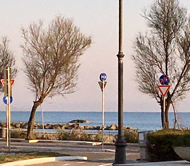 MONOLOCALE MENSILE FRONTE MARE SENZA CUCINA GIUGNO/LUGLIO - Foto 10