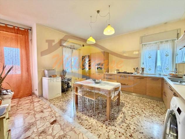 Pentalocale in vendita a Siracusa
