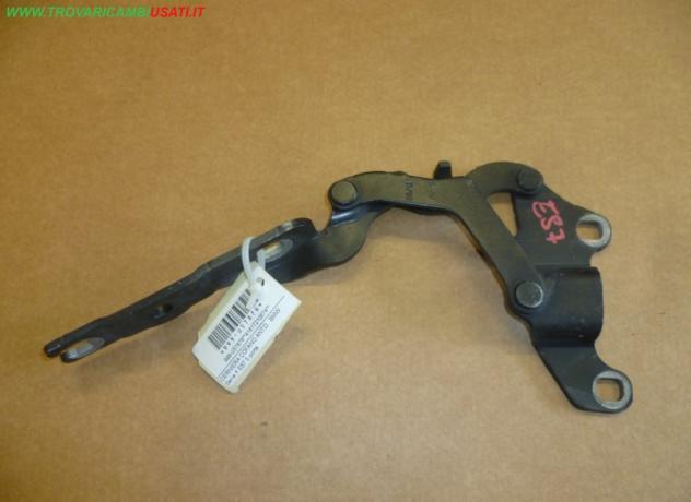 CERNIERA COFANO ANT.D. BMW Serie 1 E87 5 porte  Carrozzeria  Lamierati esterni  Cofano  Cerniera cofano  BMW - Serie 1 E81 3 porte - 01-03-2007 - 01-0