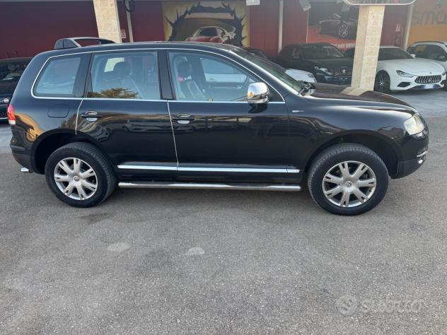 Volkswagen Touareg 2.5 R5 TDI DPF Exclusive - Foto 4