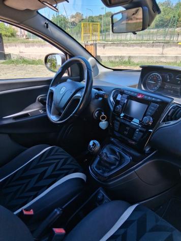 Lancia Ypsilon 1.3 MJT 16V 80 CV 5 porte S&S Gold - Foto 3
