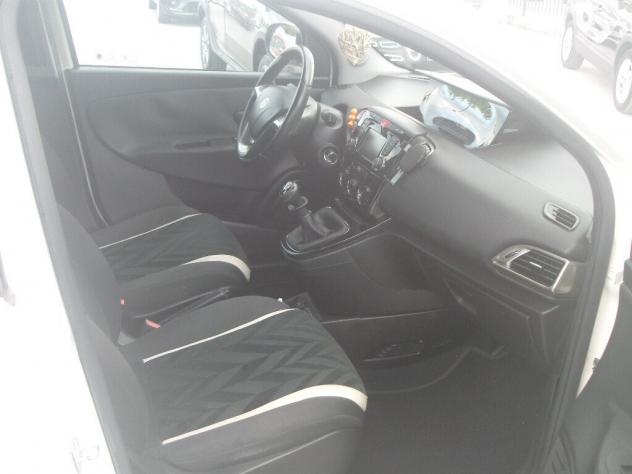 Lancia Ypsilon 1.2 69 CV 5 porte Gold - 2016 - Foto 9