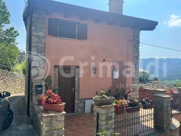 Casa indipendente di 122 m² con 5 locali e posto auto in vendita a Colli Verdi