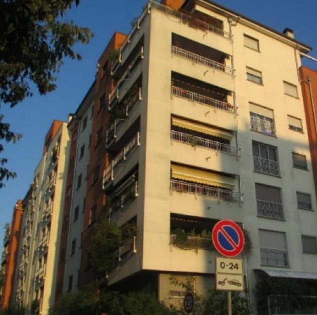 Immobile in asta di 182 m², box auto in vendita a Milano - Foto 2