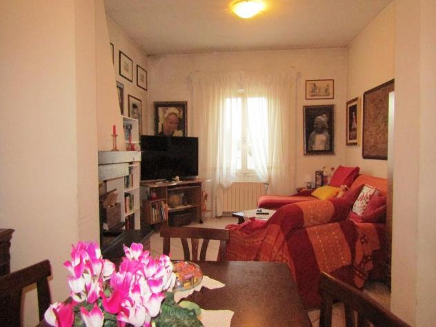 casa indipendente in vendita a Massa in zona Marina di Massa