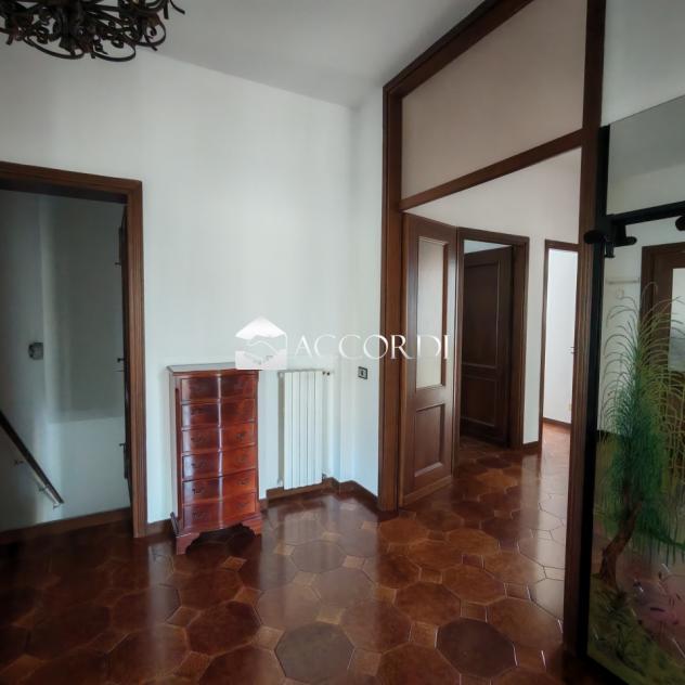 CASA INDIPENDENTE di 7 vani e di 350 mq (CASTELCUCCO) rif. BL109 - Foto 6