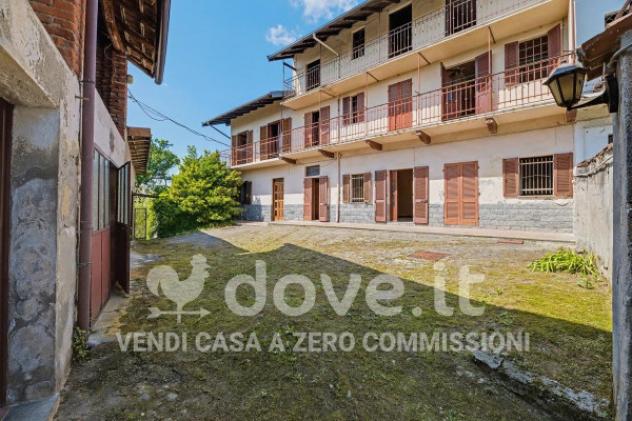 Casa indipendente di 263 m² con più di 5 locali in vendita a Divignano