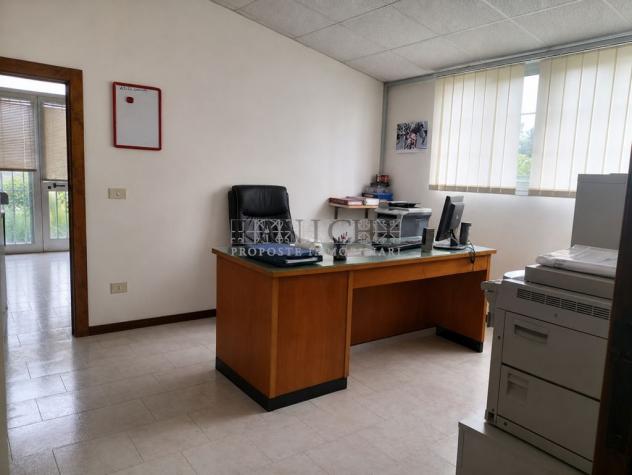 Magazzino con uffici e ampio piazzale esclusivo - Zona Artigianale - Foto 5