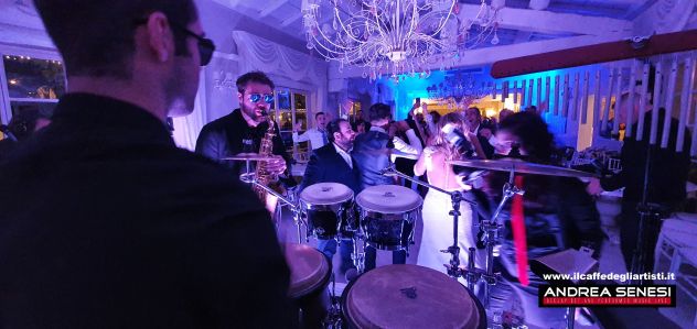 DJ + SAX + PERCUSSIONI PER OGNI TIPO DI EVENTO
