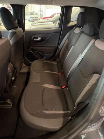 JEEP - Renegade - E-HYBRID LIMITED 1.5 TURBO T4 130CV FWD - Foto 9
