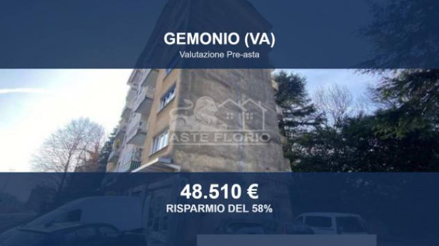 Immobile in asta di 122 m² con più di 5 locali e box auto in vendita a Gemonio