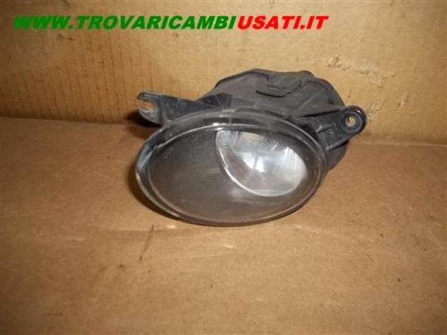 PROIETTORE FENDINEBBIA S. AUDI A6 (4B)  Parti elettriche  Fanaleria  Fendinebbia dx. AUDI - A6 - 01-09-1997 - 01-06-2001
