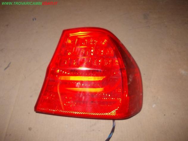 FANALE POST. PARTE EST. D. BERLINA CON LUCE LED ROSSA MOD AMERICA BMW Serie 3 E90 4 porte Parti elettriche Fanaleria Fanali Fanale post. sx. BMW -