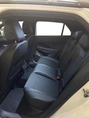 Volkswagen T-Roc TRoc 1.5 eTSI 150 CV ACT R-Line DSG - Foto 8