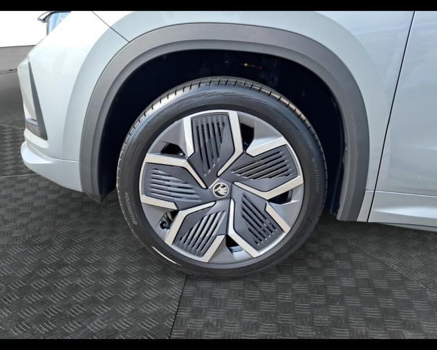 Škoda Kodiaq Sportline Be More 7 posti 1,5 TSI Hybrid 110 kW (150 CV) 7 marce - DSG - Foto 9