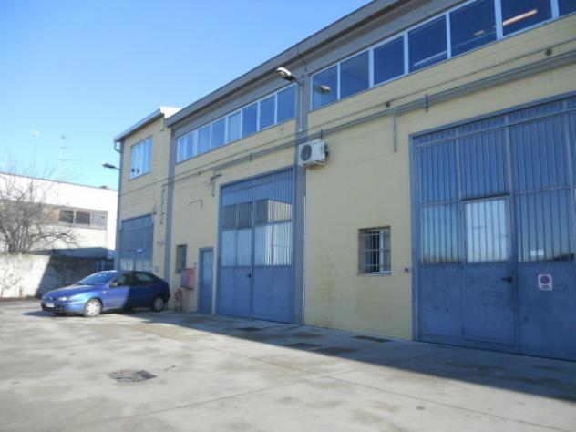 Immobile di 130 m² in affitto a Rho