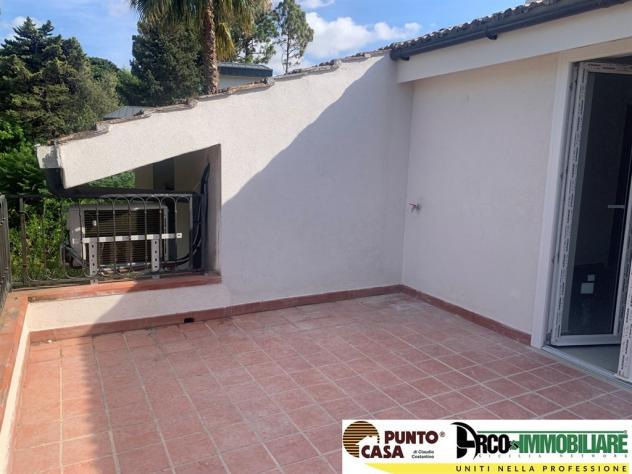 Appartamento ristrutturato in villa con terrazzo e giardino condominiale – Mondello, Fondo Anfossi - Foto 16