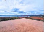 Trevignano Romano – Elegante bifamiliare con giardino e terrazzo panoramico &hellip;