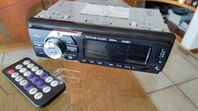 Autoradio stereo FM con telecomando