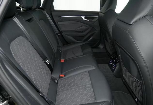 AUDI A6 Avant TDI 150 kW S tronic q. S line edition Matrix+21" rif. 23826020 - Foto 6