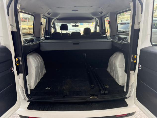 Fiat Doblo Dobl1.6 MJT 120CV Lounge Maxi - Foto 10