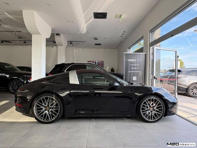 PORSCHE - 992