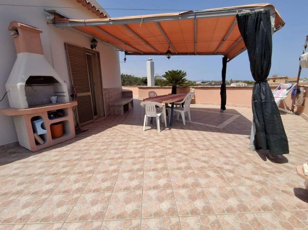 APPARTAMENTO CON AMPIO TERRAZZO E BOX - Foto 9