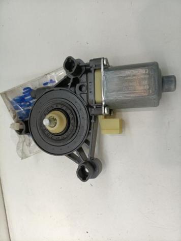 MOTORINO ALZAVETRO ANTERIORE DESTRA AUDI A3 Sportback Serie (8VF) 5Q0959801B DBKA (16) - Foto 5