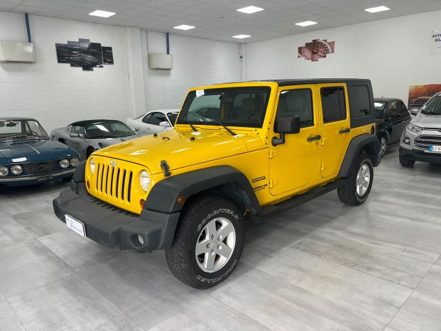 Jeep Wrangler Unlimited 2.8 crd Sport auto dpf
