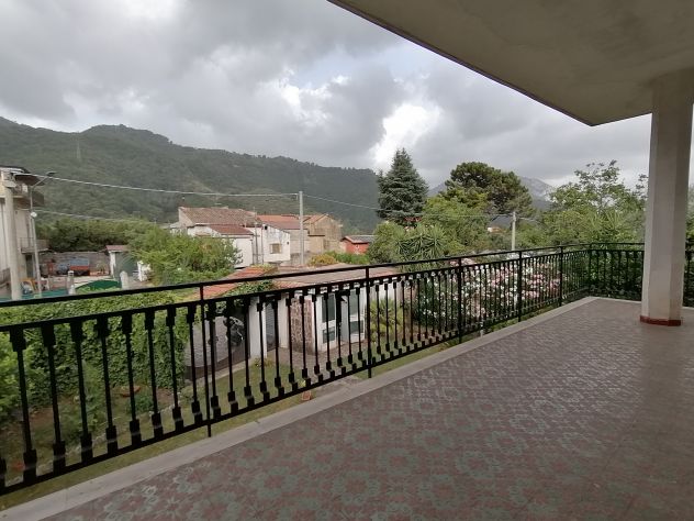 Giffoni Valle Piana Villa indipendente con giardino di mq 780 e taverna - Foto 4
