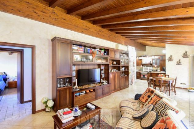 Villa di 177 m² con 4 locali e box auto doppio in vendita a Seregno - Foto 4