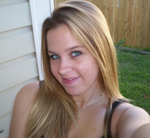 Donna di Rho, 23 anni.  Fisico Pieno Tel: