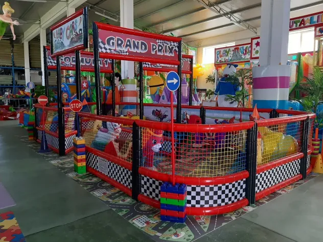 Circuito con Macchinine Elettriche per Bambini - Foto 5
