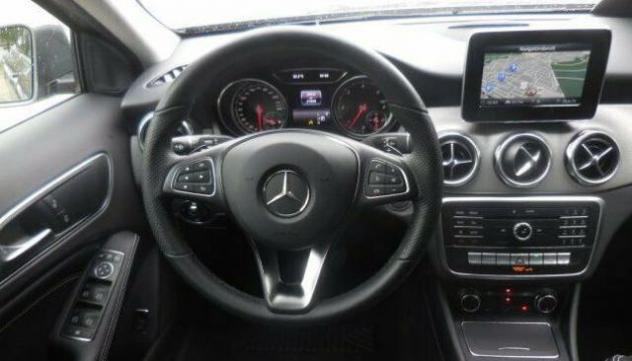 Mercedes-Benz GLA 200 VETTURA AZIENDALE KM CERTIFICATI - Foto 5