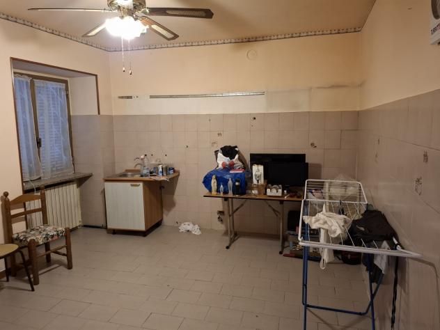 Casa abitabile o piccolo studio per per professionisti. L' immobile è in buono stato e subito abitabile composto al piano terra da un ingresso che fa - Foto 9
