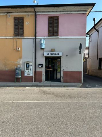 cedesi avviata attività tabaccheria con bar - Foto 2