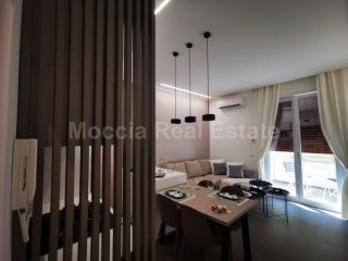MOCCIA MODERNO RIFINITO BILOCALE ARREDATO DESIGN IN CENTRO (PA)