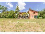 Villa a Manziana: Residenza Divisibile con Terreno e Vista Panoramica